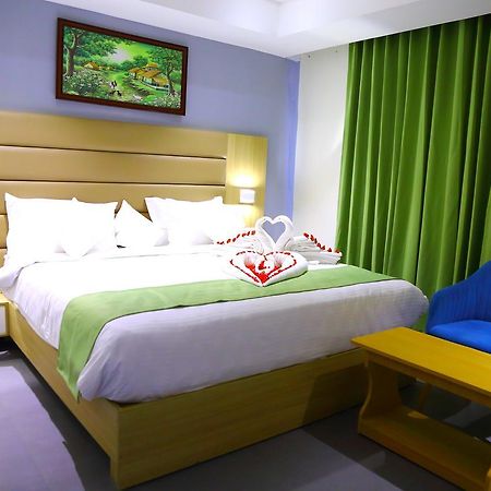 Abhayaa Hotel Visakhapatnam Esterno foto