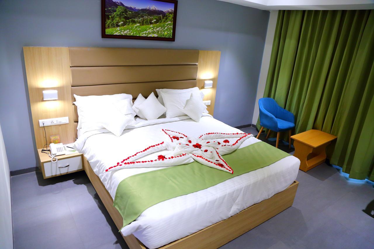 Abhayaa Hotel Visakhapatnam Esterno foto