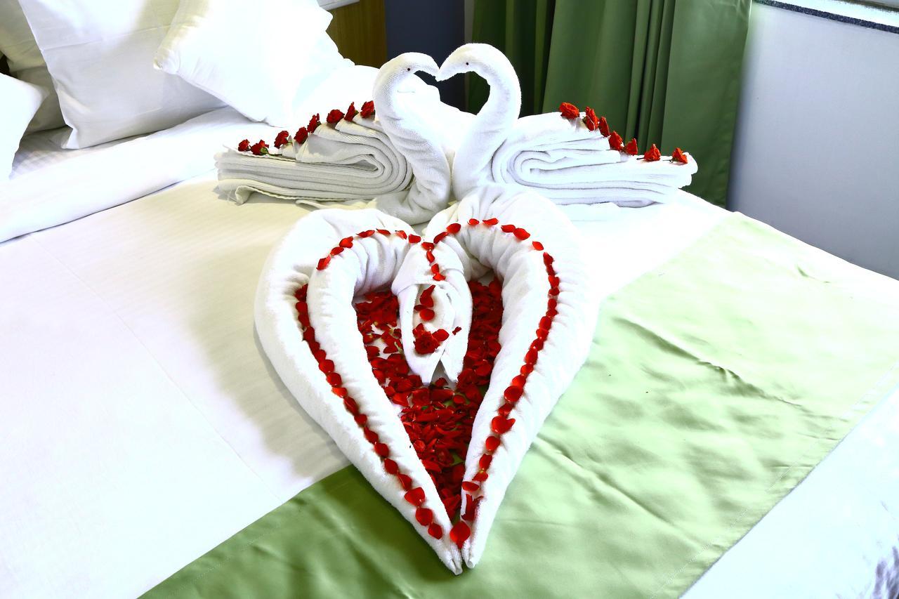 Abhayaa Hotel Visakhapatnam Esterno foto