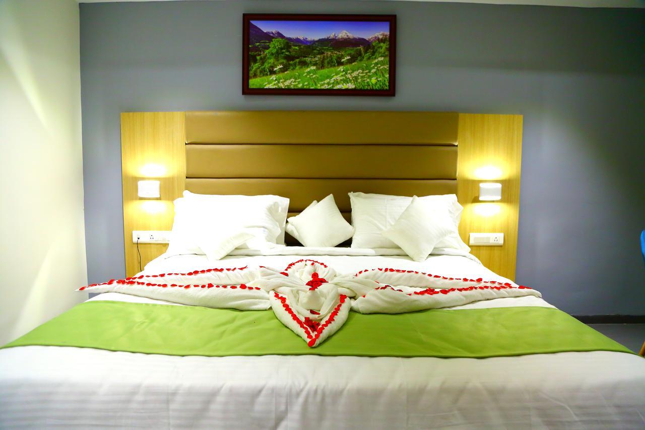 Abhayaa Hotel Visakhapatnam Esterno foto