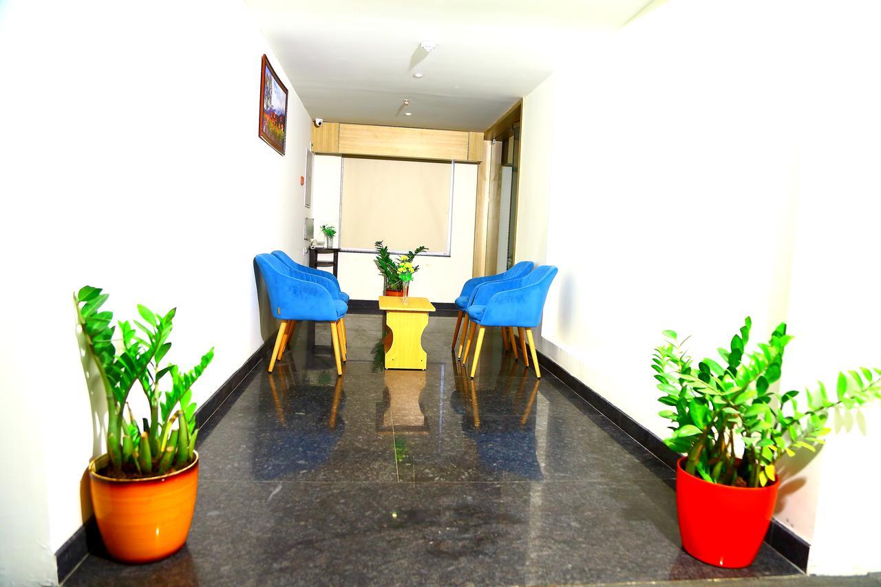 Abhayaa Hotel Visakhapatnam Esterno foto