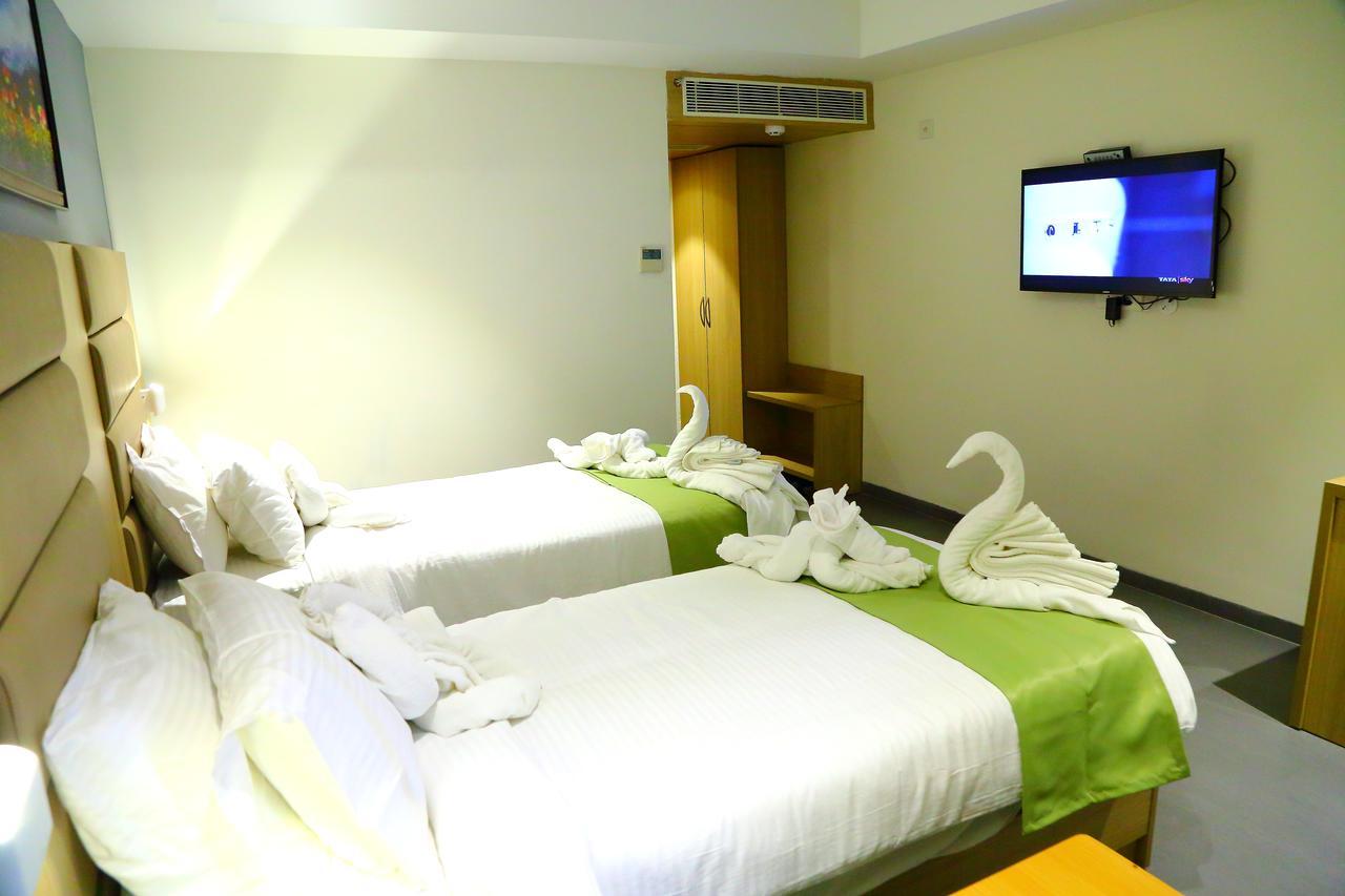Abhayaa Hotel Visakhapatnam Esterno foto