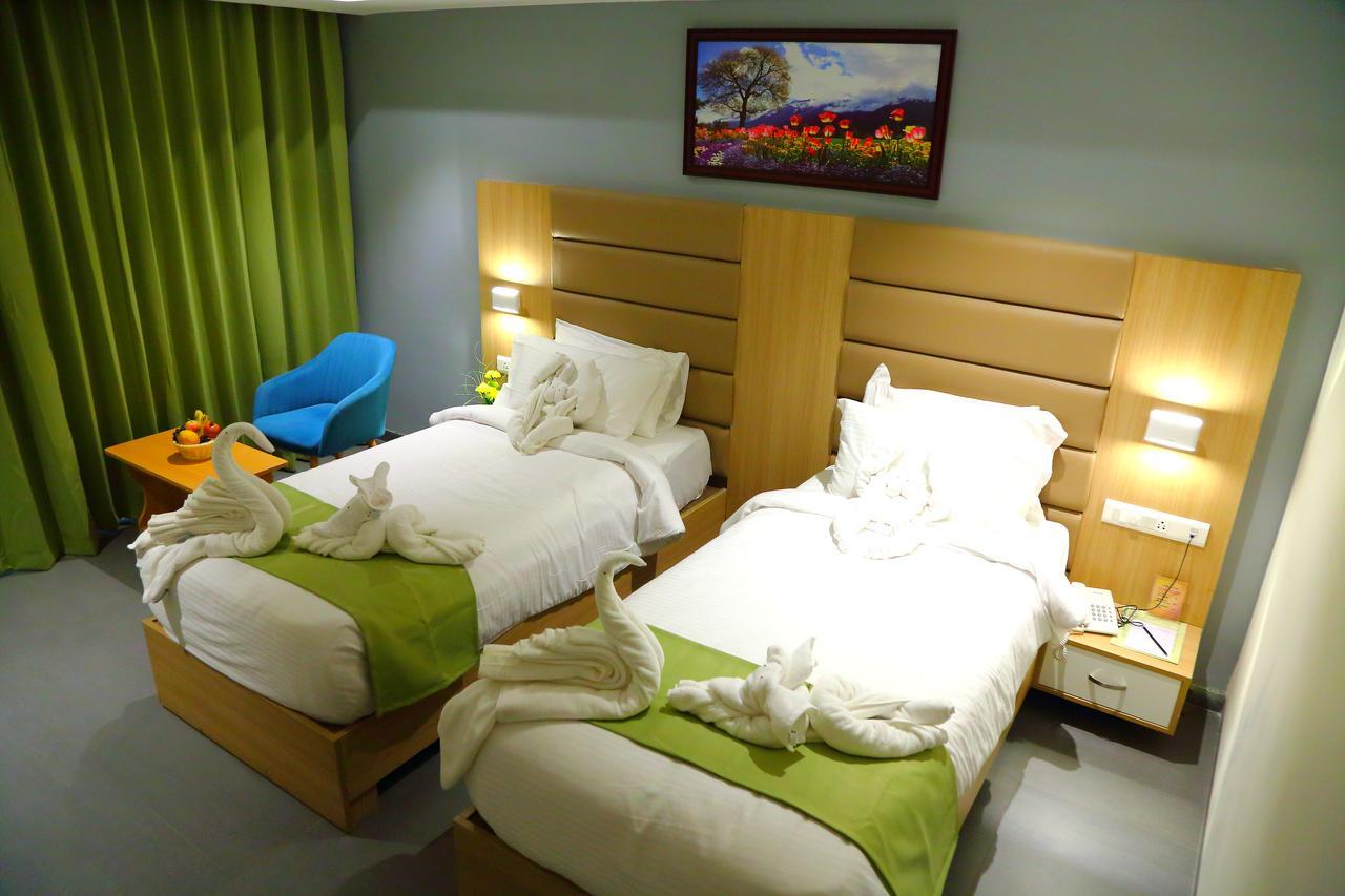 Abhayaa Hotel Visakhapatnam Esterno foto